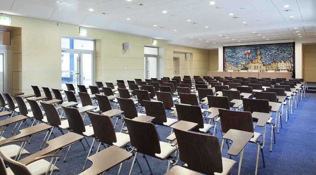 Konferensijų salės baldai